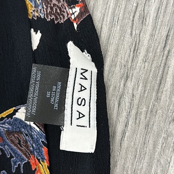 Masai Bird Scarf New Never Worn from Macys Length: 70” width: 12” - Picture 4 of 6